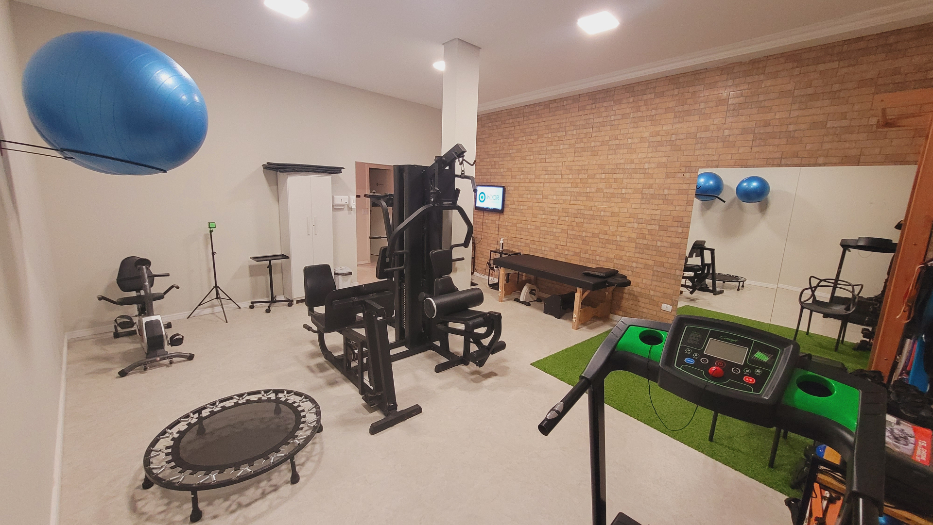 Clínica InDOR — Sala de Fisioterapia